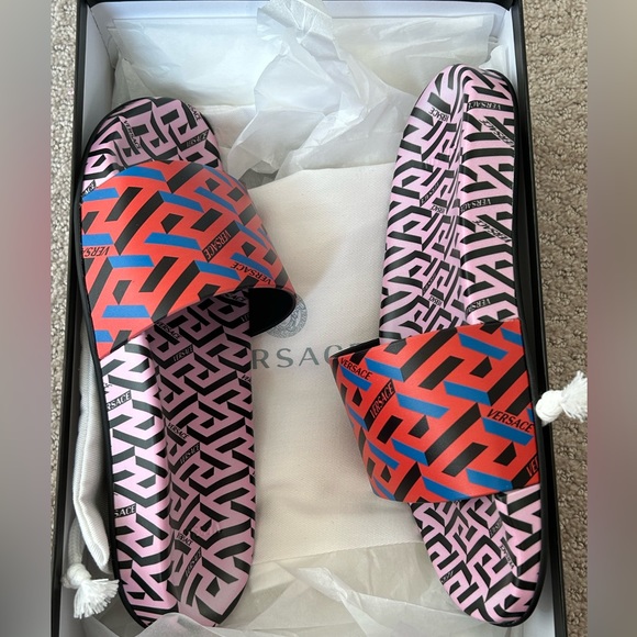 Versace slides NWT - Picture 3 of 8